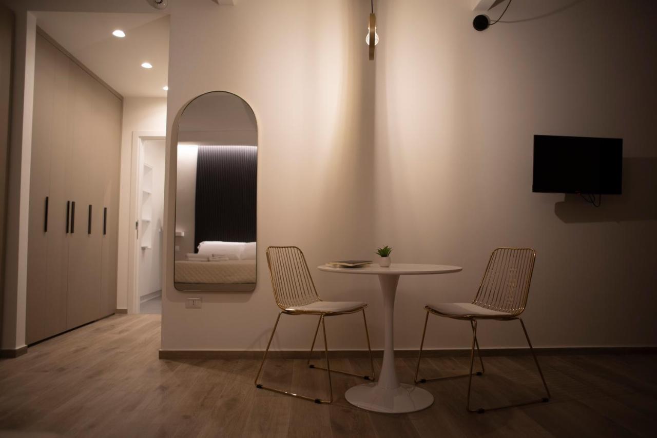 House Room Civico 56 Crotone Bagian luar foto