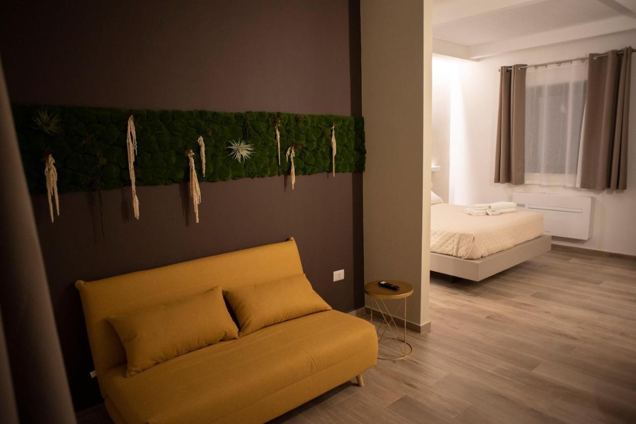 House Room Civico 56 Crotone Bagian luar foto
