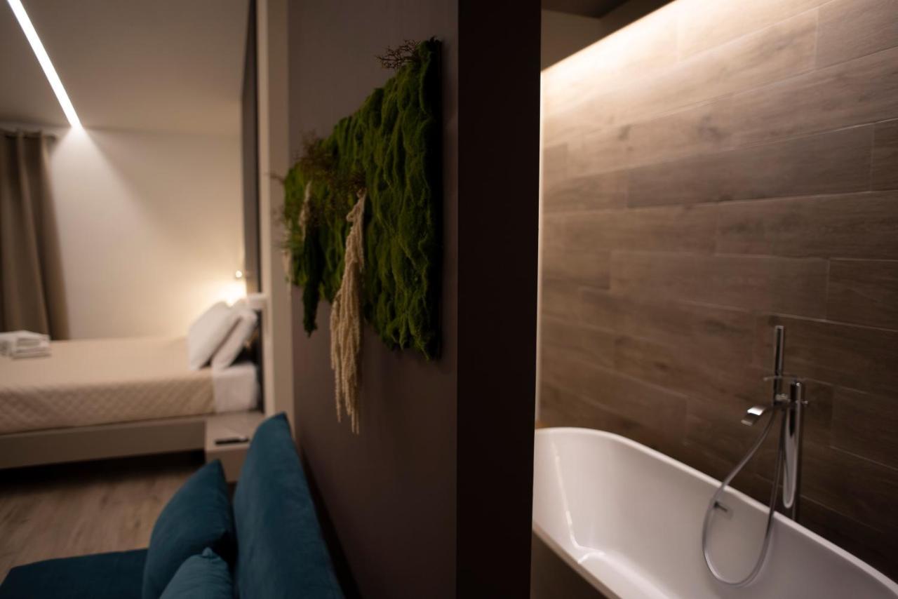 House Room Civico 56 Crotone Bagian luar foto