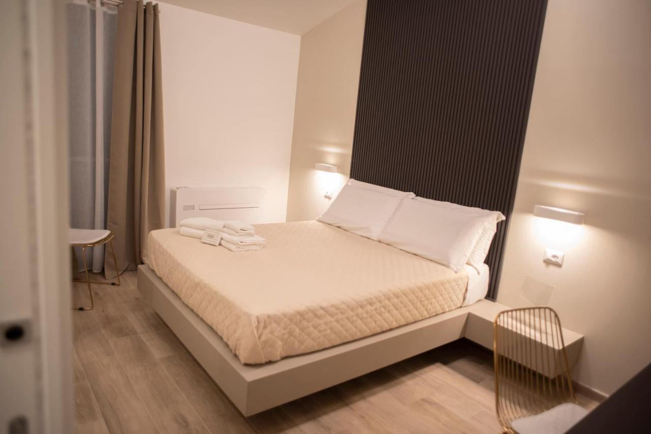 House Room Civico 56 Crotone Bagian luar foto