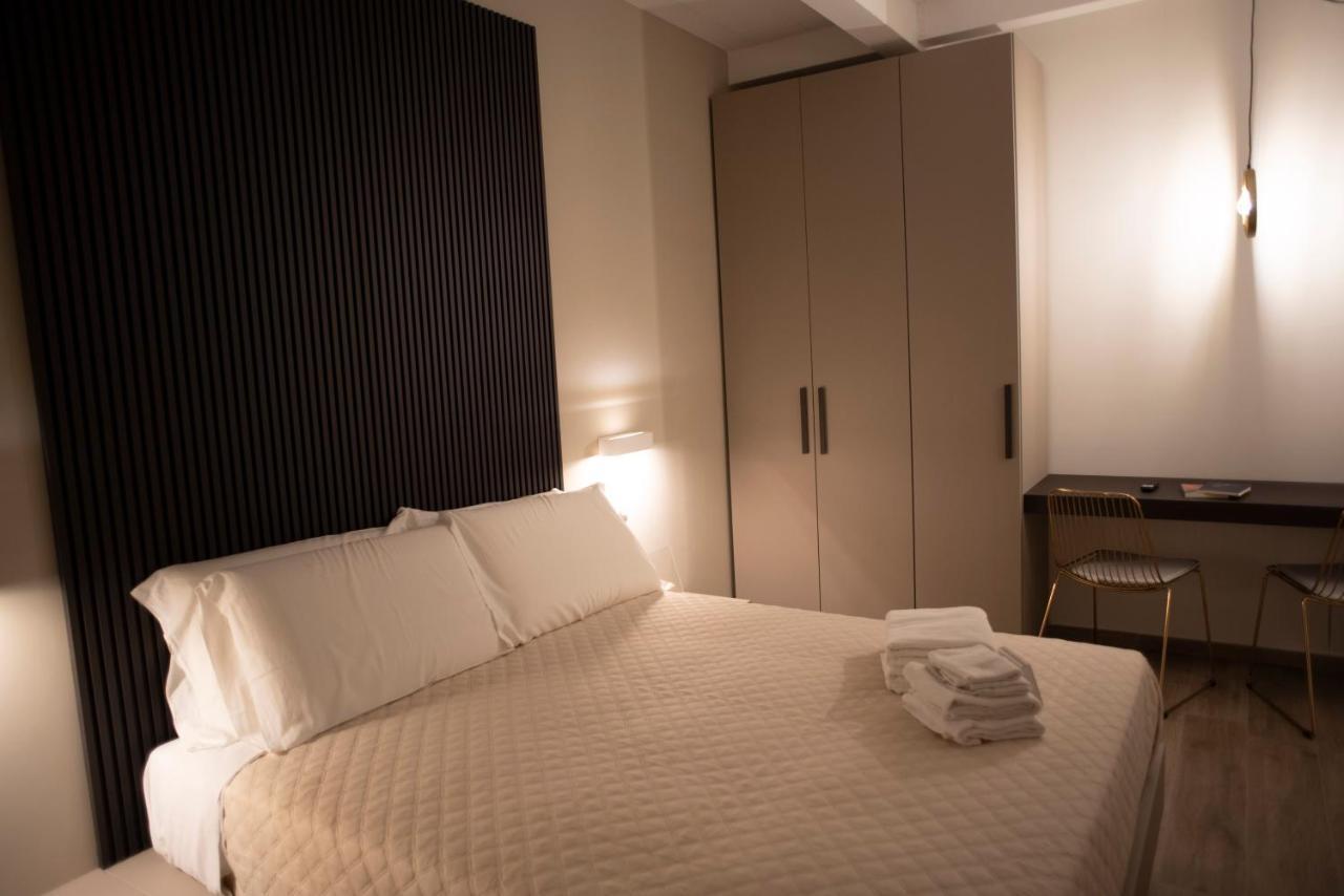 House Room Civico 56 Crotone Bagian luar foto
