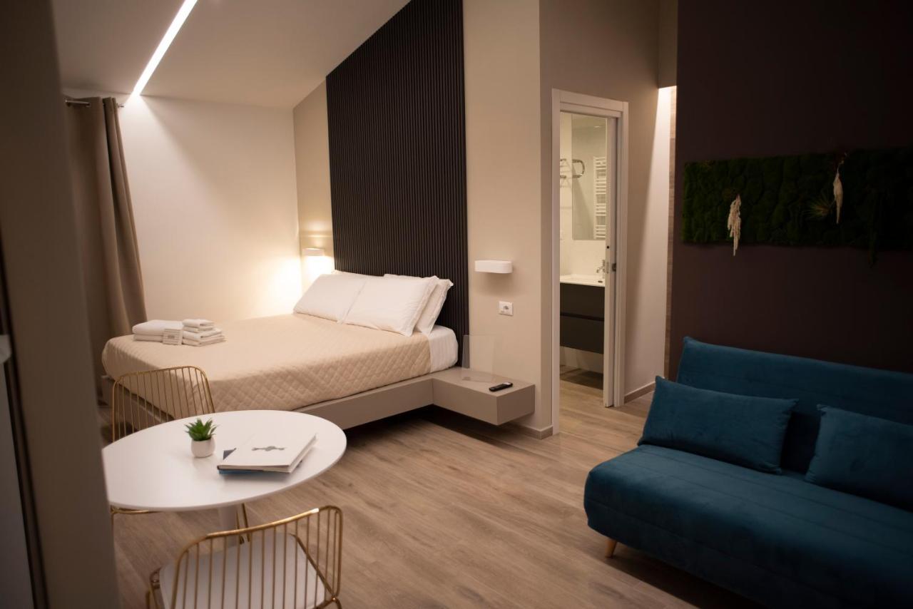 House Room Civico 56 Crotone Bagian luar foto