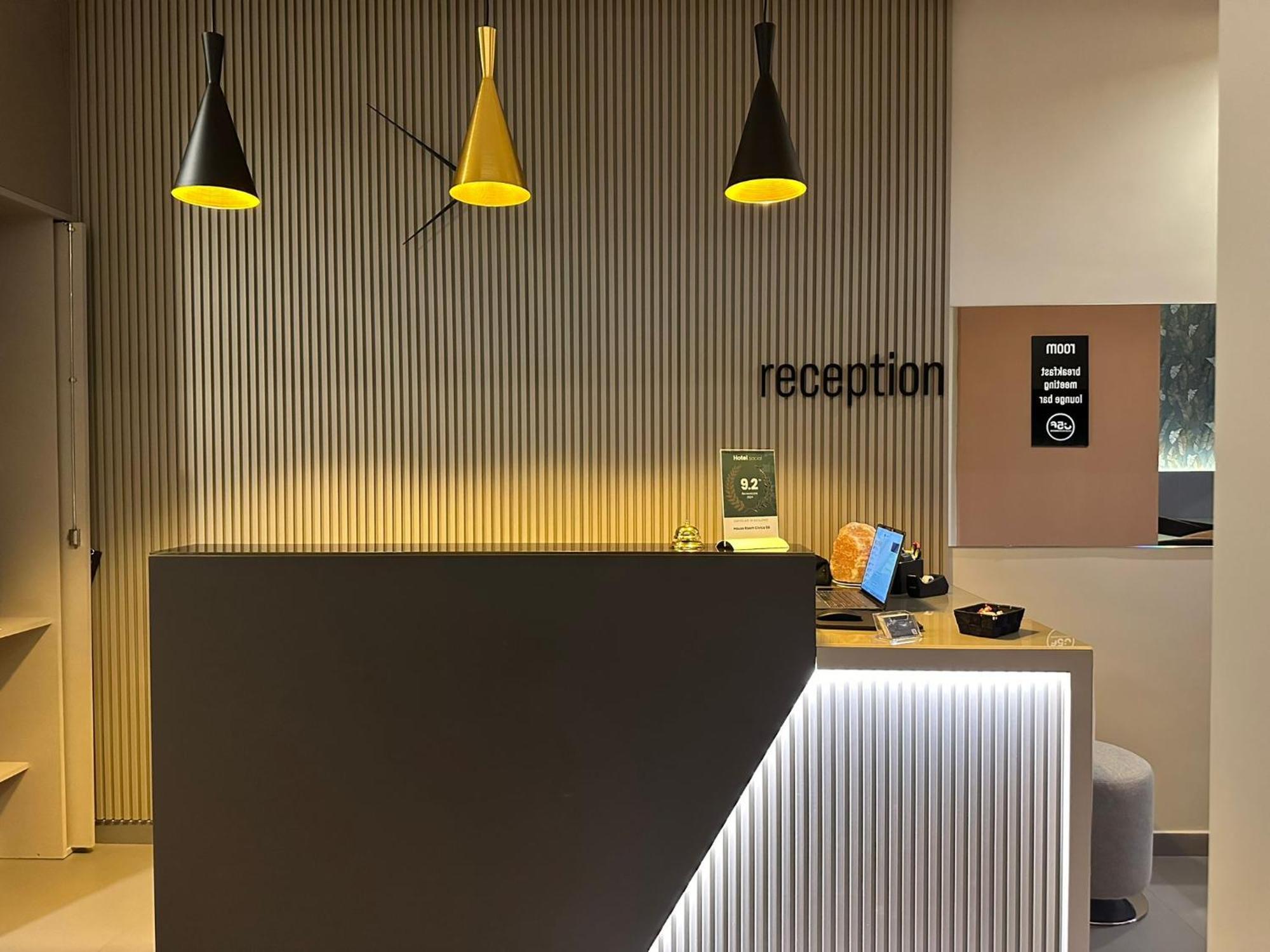 House Room Civico 56 Crotone Bagian luar foto