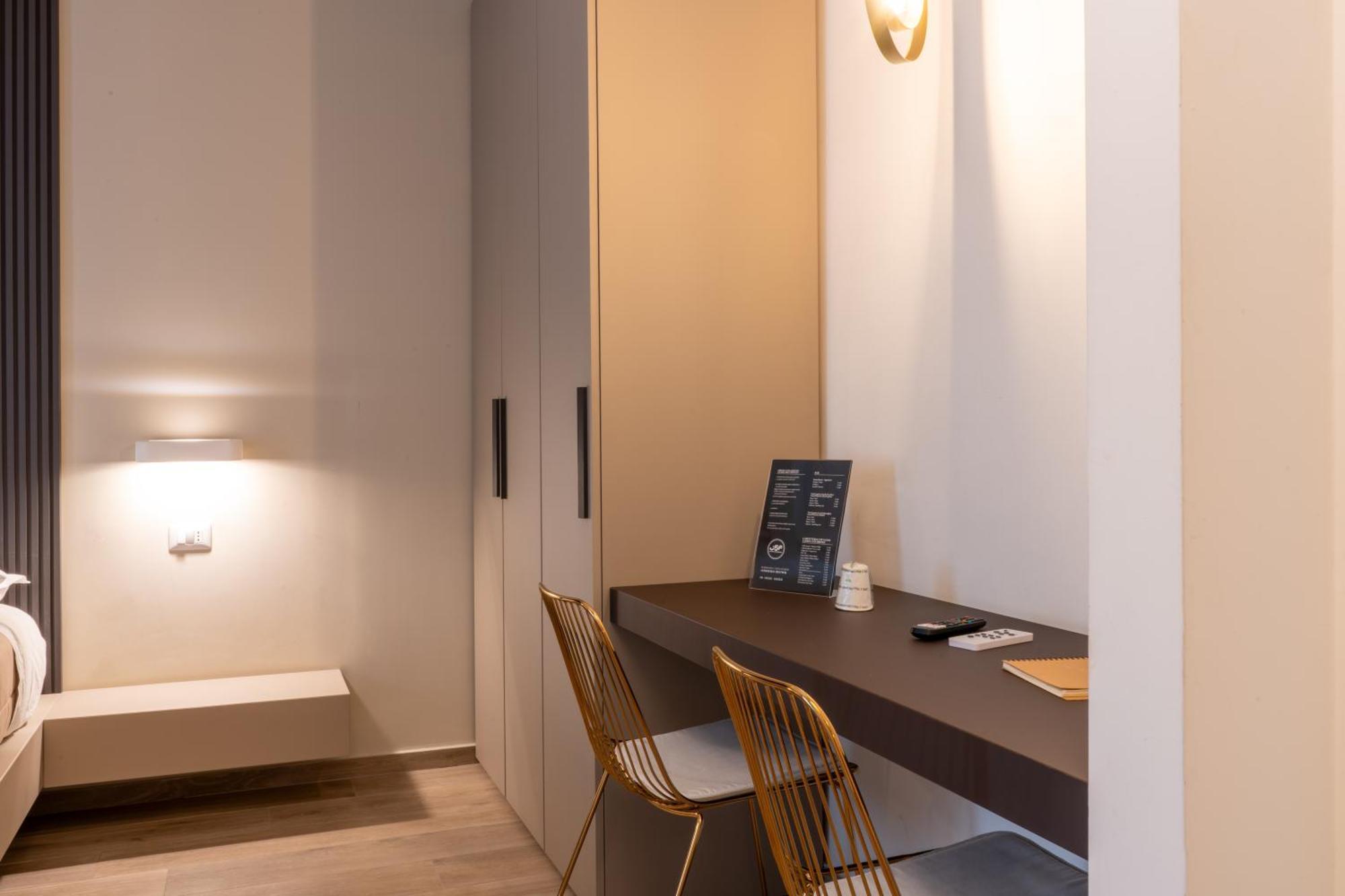 House Room Civico 56 Crotone Bagian luar foto